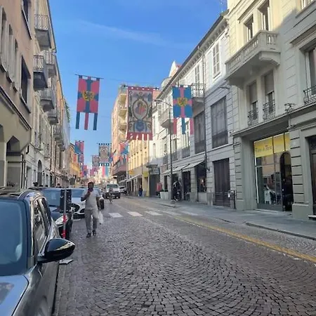 Centro Storico-mansarda Con Terrazzino E A/c Apartment Asti