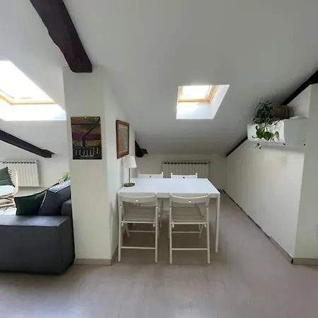 Apartment Centro Storico-mansarda Con Terrazzino E A/c Asti