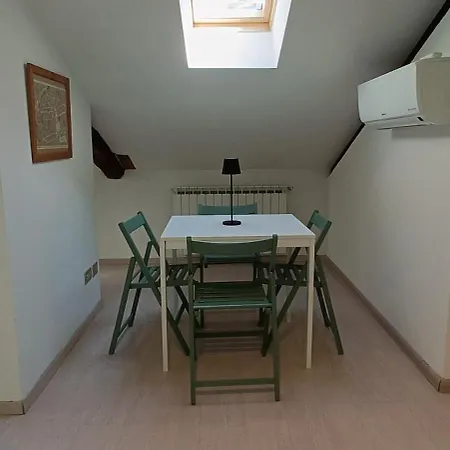 Apartment Centro Storico-mansarda Con Terrazzino E A/c