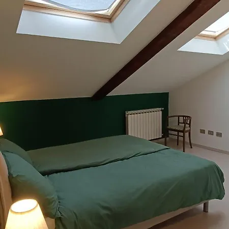Centro Storico-mansarda Con Terrazzino E A/c Apartment Asti
