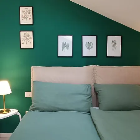 Centro Storico-mansarda Con Terrazzino E A/c Apartment Asti